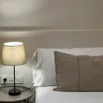 هوستال غويا بيت ضيافة 4*